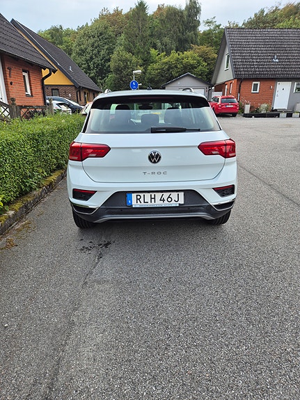 Volkswagen T-Roc 2 of 8