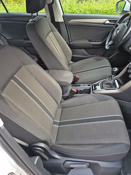 Volkswagen T-Roc 8 of 8