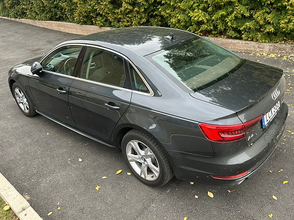Audi A4 4 of 7
