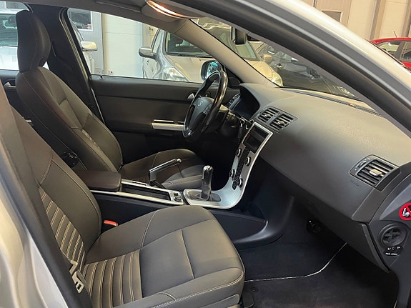 Volvo V50 12 of 22