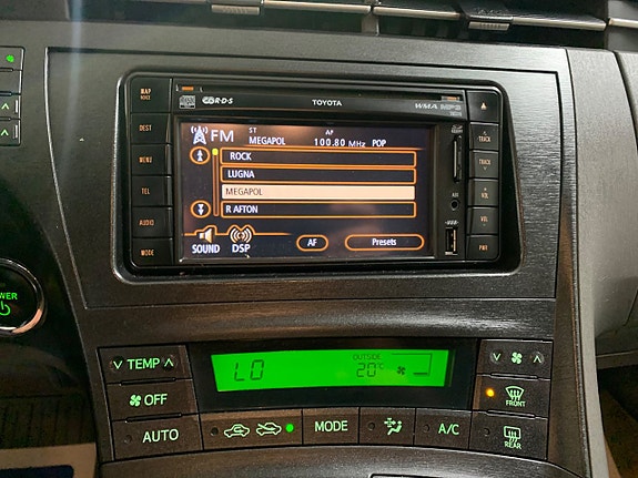 Toyota Prius 10 of 22