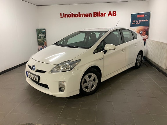 Toyota Prius 3 of 22