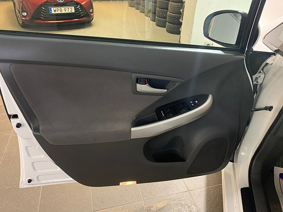 Toyota Prius 22 of 22