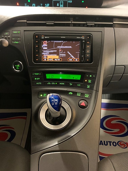 Toyota Prius 16 of 22
