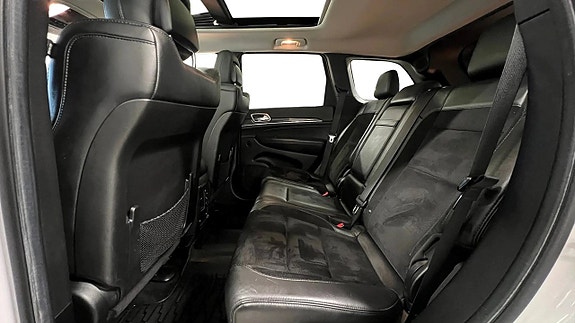 Jeep Grand Cherokee 13 of 27