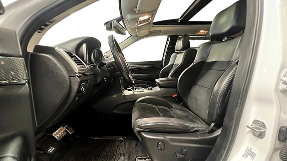 Jeep Grand Cherokee 12 of 27