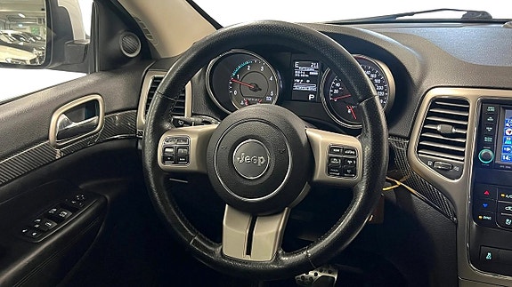Jeep Grand Cherokee 8 of 27