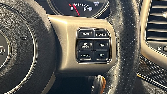 Jeep Grand Cherokee 26 of 27