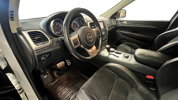 Jeep Grand Cherokee 11 of 27