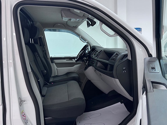 Volkswagen Transporter 12 of 23