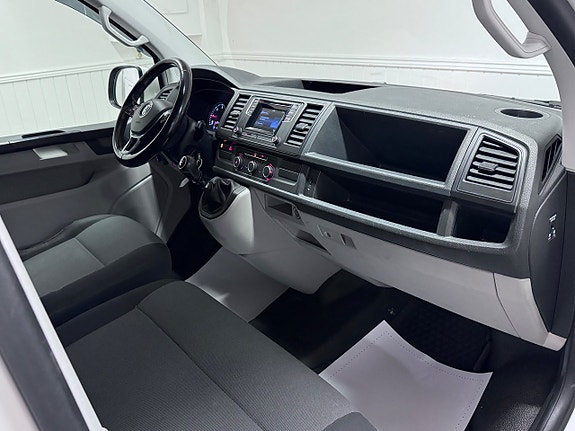 Volkswagen Transporter 13 of 23