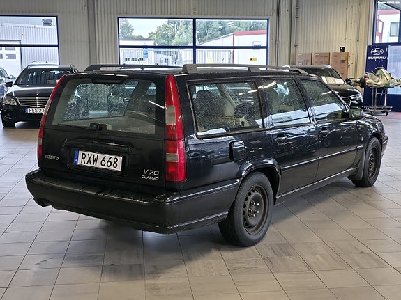 Volvo V70 4 of 8
