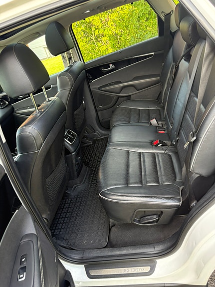 Kia Sorento 14 of 21