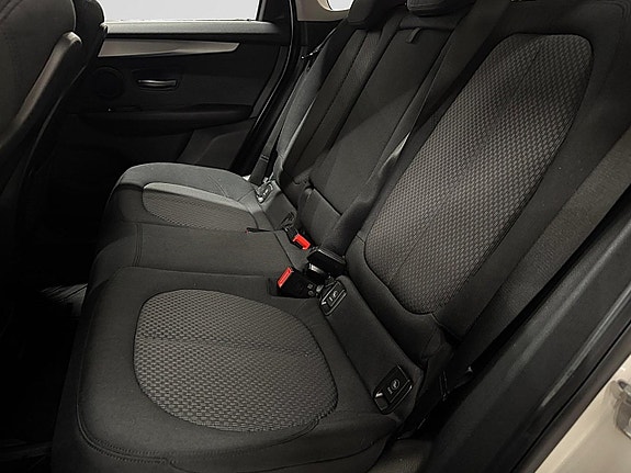 BMW 225xe 19 of 26