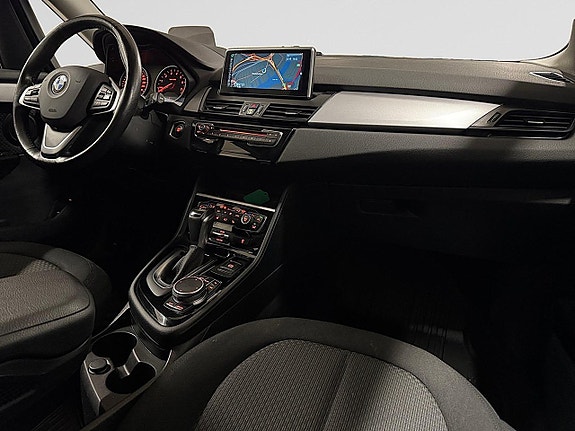 BMW 225xe 12 of 26
