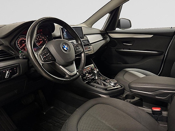 BMW 225xe 10 of 26