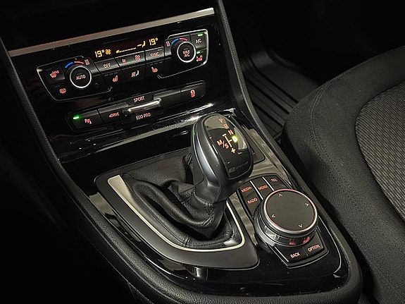 BMW 225xe 17 of 26