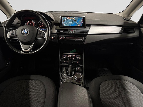 BMW 225xe 11 of 26