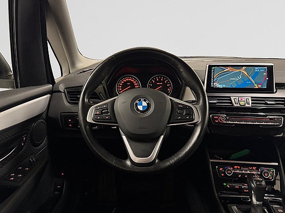 BMW 225xe 13 of 26