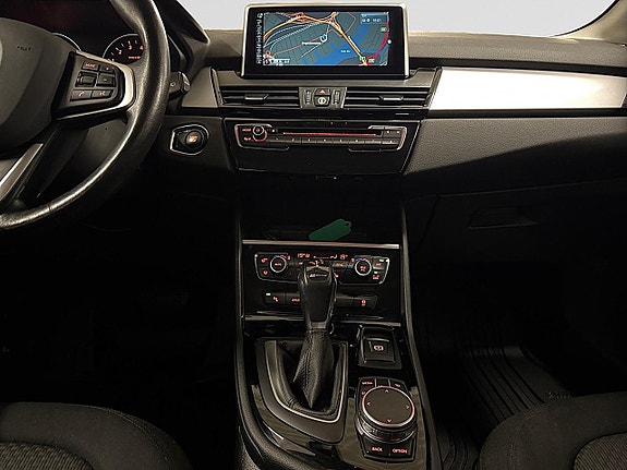 BMW 225xe 14 of 26