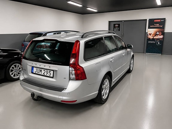 Volvo V50 4 of 13