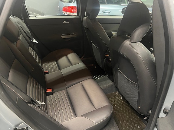 Volvo V50 12 of 13
