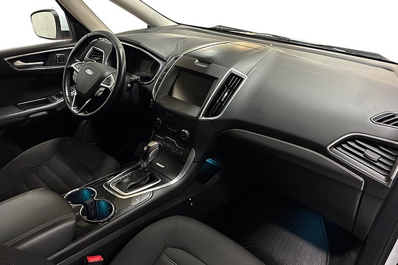Ford Galaxy 16 of 26