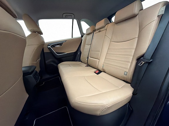 Toyota RAV4 19 of 30