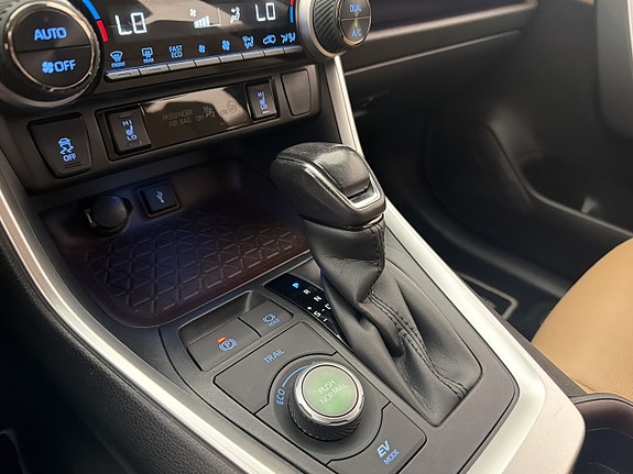 Toyota RAV4 28 of 30