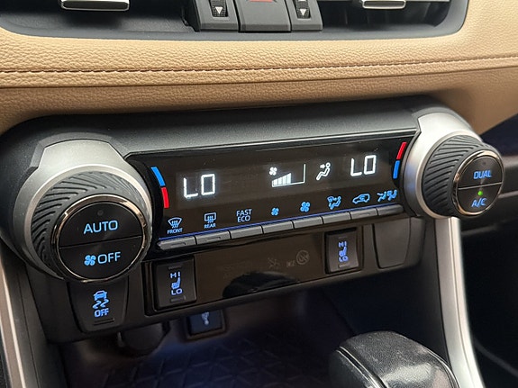 Toyota RAV4 27 of 30