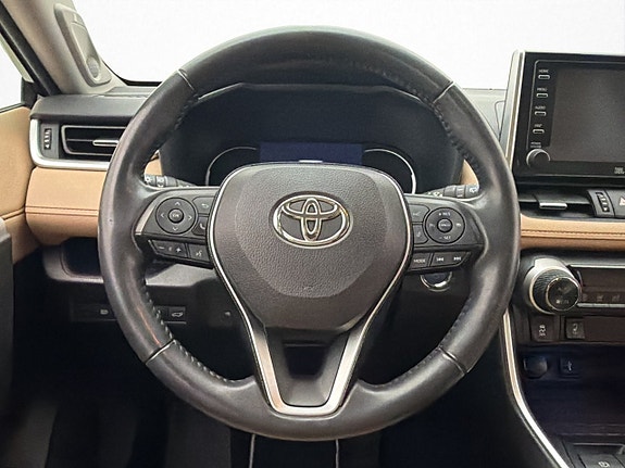 Toyota RAV4 16 of 30