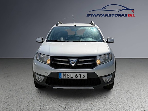 Dacia Sandero Stepway 2 of 9