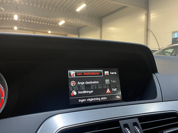 Mercedes-Benz C220 17 of 25