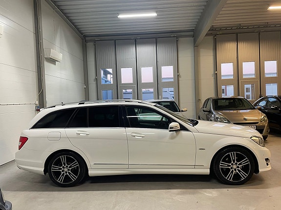 Mercedes-Benz C220 7 of 25