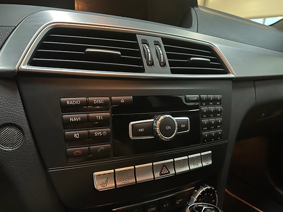 Mercedes-Benz C220 22 of 25