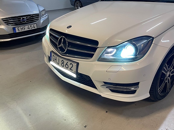 Mercedes-Benz C220 9 of 25