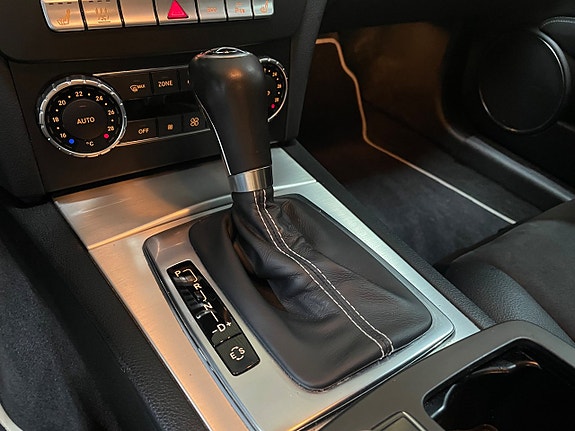 Mercedes-Benz C220 21 of 25