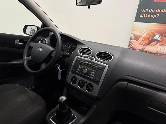 Ford Focus 2 of 17