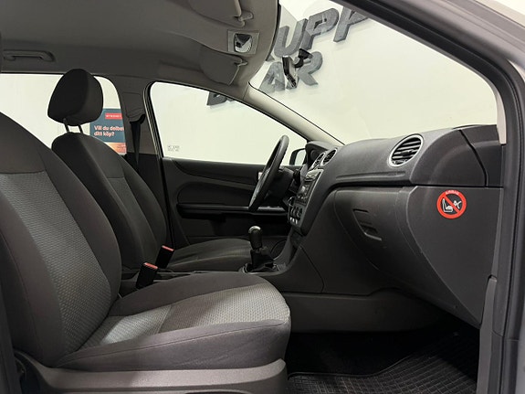 Ford Focus 12 of 17