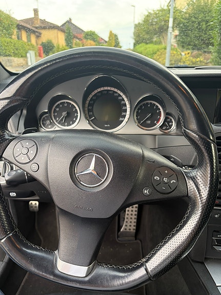 Mercedes-Benz E250 9 of 15
