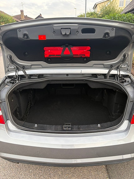 Mercedes-Benz E250 4 of 15