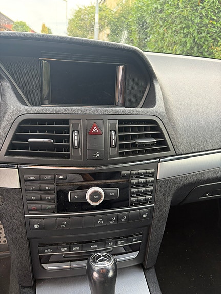 Mercedes-Benz E250 8 of 15