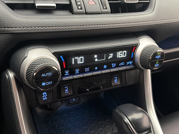 Toyota RAV4 25 of 30