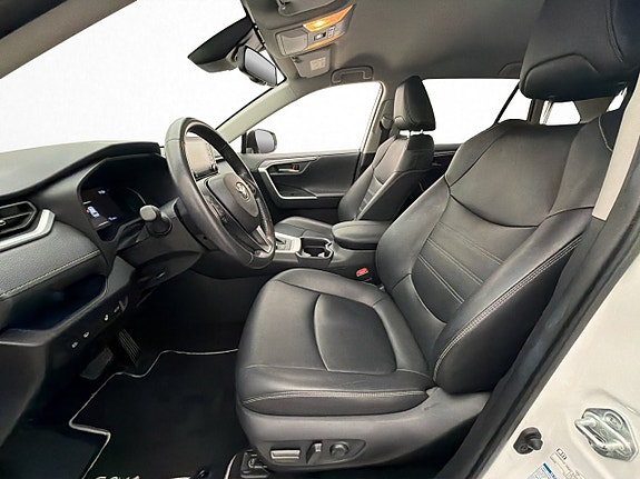 Toyota RAV4 13 of 30