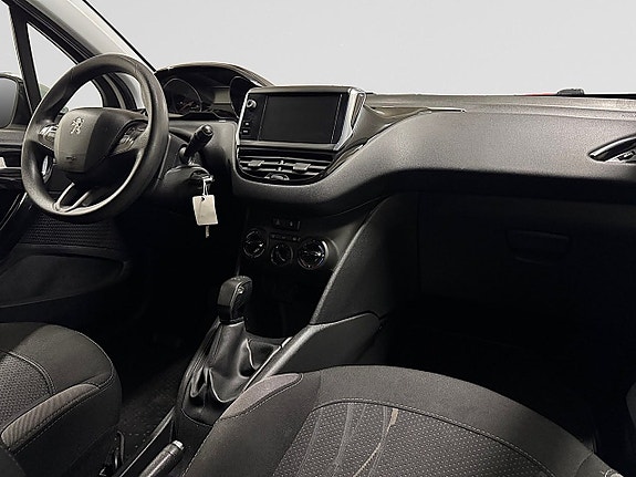 Peugeot 208 12 of 23