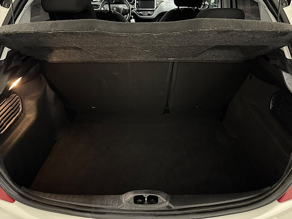 Peugeot 208 20 of 23