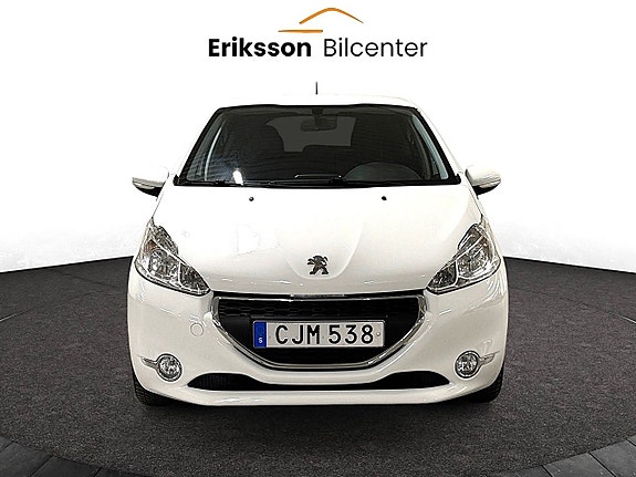 Peugeot 208 3 of 23