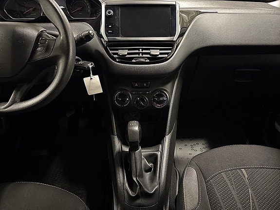 Peugeot 208 14 of 23