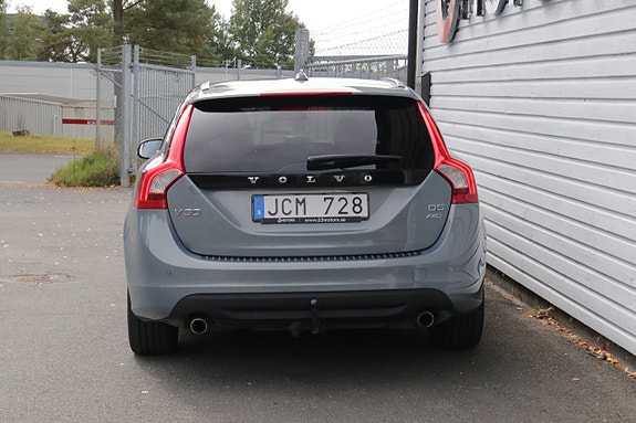 Volvo V60 3 of 17