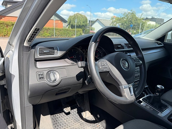 Volkswagen Passat 9 of 9